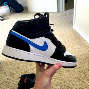 Jordan 1 mid